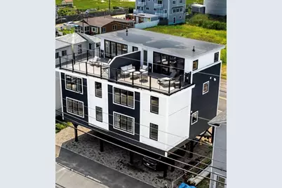 121 Central Ave #B, Salisbury, MA 01952 - Photo 1