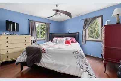 8 Tenley Ave, Dartmouth, MA 02747 - Photo 17