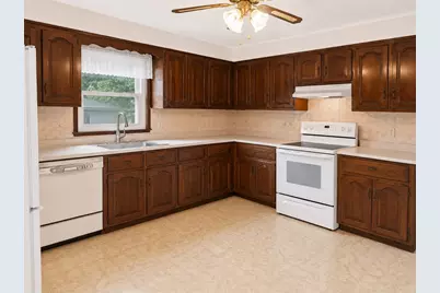 1282 Quaker St, Northbridge, MA 01534 - Photo 3