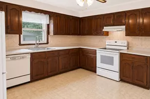 1282 Quaker St, Northbridge, MA 01534 - Photo 3