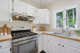 138 Marble St, Stoneham, MA 02180 - Photo 11