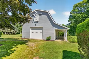 665 Horseneck Rd, Dartmouth, MA 02748 - Photo 11