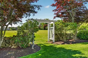665 Horseneck Rd, Dartmouth, MA 02748 - Photo 9