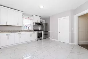 22 Stearns St, Malden, MA 02148 - Photo 3