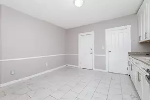 22 Stearns St, Malden, MA 02148 - Photo 5