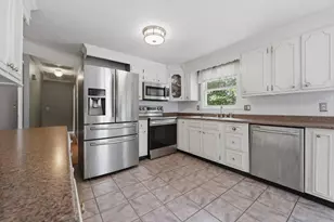 20 Cathy St, Fitchburg, MA 01420 - Photo 11