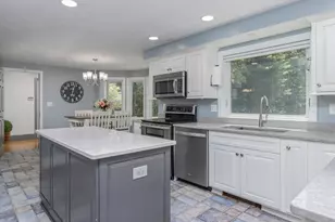 4 Upton St, Dunstable, MA 01827 - Photo 7