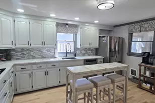 38 Raven Rd, Dracut, MA 01826 - Photo 3