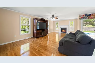 1507 E Mountain Rd, Westfield, MA 01085 - Photo 9