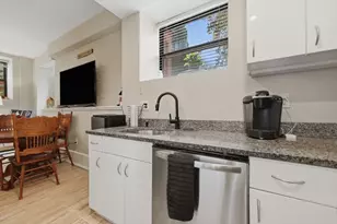 28 Adams St, Worcester, MA 01604 - Photo 13