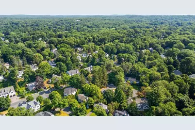 10 Wilde Rd, Wellesley, MA 02481 - Photo 27