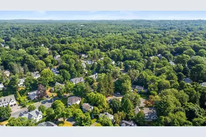 10 Wilde Rd, Wellesley, MA 02481 - Photo 27