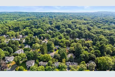 10 Wilde Rd, Wellesley, MA 02481 - Photo 29