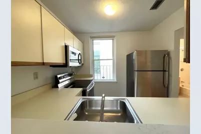 1409 Commonwealth Ave. #305, Boston, MA 02135 - Photo 5