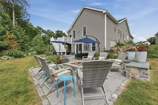 47 Hyde Park Cir, Uxbridge, MA 01569 - Photo 9