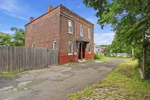 116-118 West St, Holyoke, MA 01040 - Photo 3