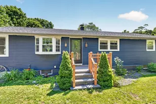 26 Algerine St, Berkley, MA 02779 - Photo 5