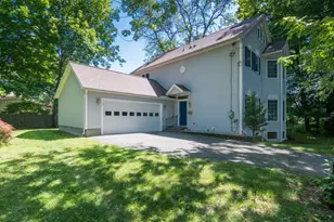 62 Fairview Ave, Northampton, MA 01060 - Photo 1