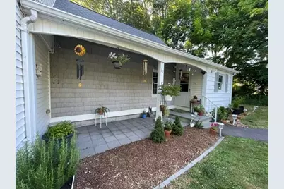 37 Henri St, Somerset, MA 02726 - Photo 5