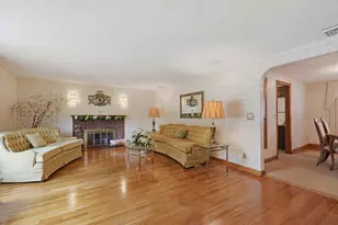 11 Preston St, Wakefield, MA 01880 - Photo 9