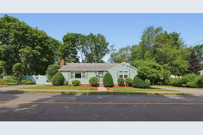 11 Preston St, Wakefield, MA 01880 - Photo 5