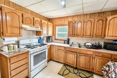 552 Alden St, Fall River, MA 02723 - Photo 5