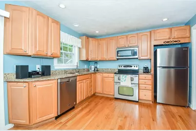 36 Whittier Rd, Medford, MA 02155 - Photo 11