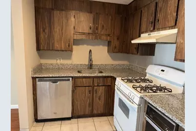 305 Pine St #12, Lowell, MA 01851 - Photo 5