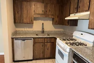 305 Pine St, Lowell, MA 01851 - Photo 5