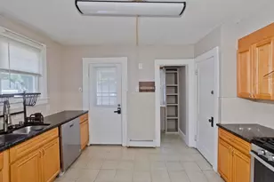 121 Dorset St, Springfield, MA 01008 - Photo 9