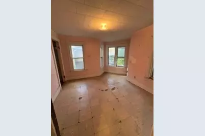 20 Hawthorne St, Springfield, MA 01105 - Photo 11