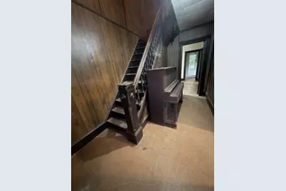 20 Hawthorne St, Springfield, MA 01105 - Photo 3