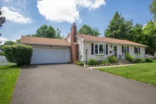 88 Meadowlark Dr, Longmeadow, MA 01106 - Photo 3