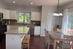 48 Tulip Cir, Grafton, MA 01560 - Photo 11