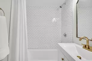 33 Lodgen Ct, Malden, MA 02148 - Photo 7
