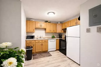800 County St #8, Taunton, MA 02780 - Photo 1