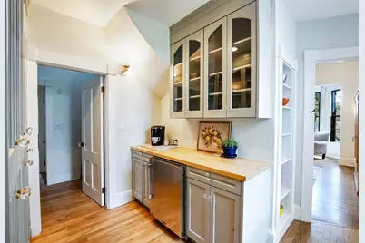 49 Hawthorn St, New Bedford, MA 02740 - Photo 9