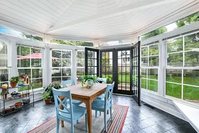 49 Hawthorn St, New Bedford, MA 02740 - Photo 5