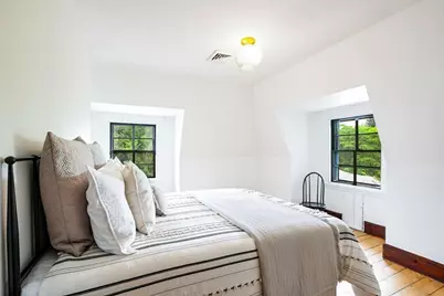 49 Hawthorn St, New Bedford, MA 02740 - Photo 31