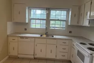 85 Ford St, Methuen, MA 01844 - Photo 3
