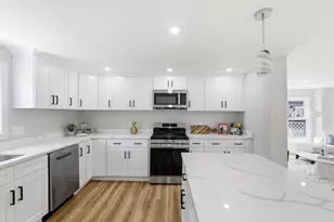 37 Campaw St, Lowell, MA 01850 - Photo 23