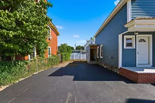 37 Campaw St, Lowell, MA 01850 - Photo 5