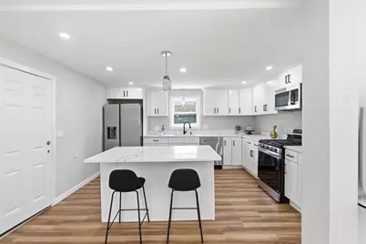 37 Campaw St, Lowell, MA 01850 - Photo 19