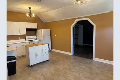 573 Northampton Road #back, Holyoke, MA 01040 - Photo 3