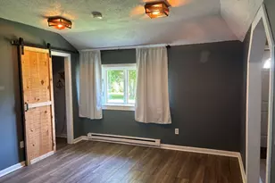 573 Northampton Rd, Holyoke, MA 01040 - Photo 9