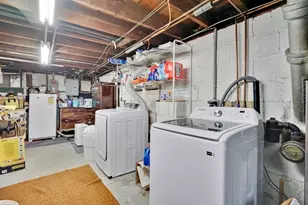 122 Shawmut St, Springfield, MA 01108 - Photo 35