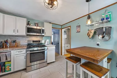 26 Thompson St, East Longmeadow, MA 01028 - Photo 5