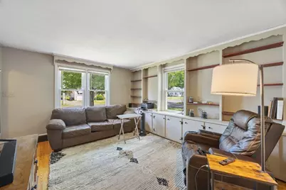 26 Thompson St, East Longmeadow, MA 01028 - Photo 3