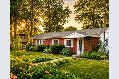 8 Laurier Ave, Attleboro, MA 02703 - Photo 1