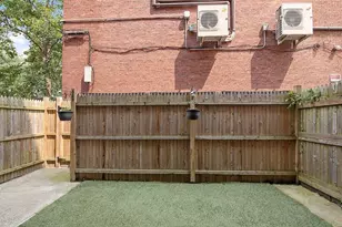 134 Warren St, Boston, MA 02119 - Photo 9
